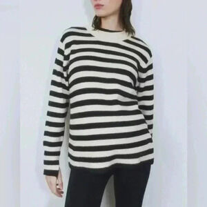 H&M fine knit sweater black cream  striped size S